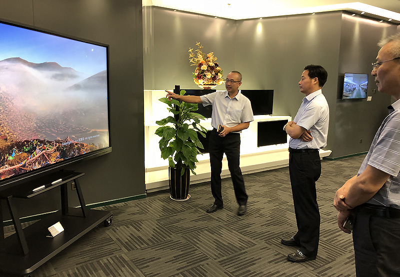 仲恺区委书记杨鹏飞一行参观6686体育惠南展厅